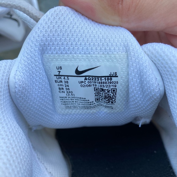 Women’s White Nike air max Oketo - Picture 6 of 6